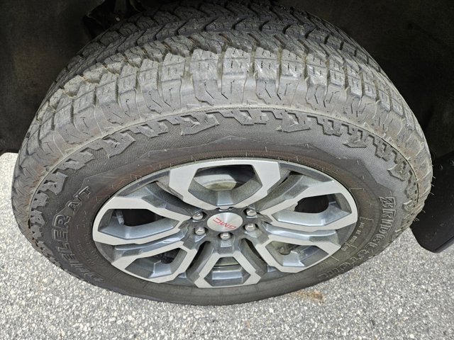 2023 GMC Canyon 4WD AT4