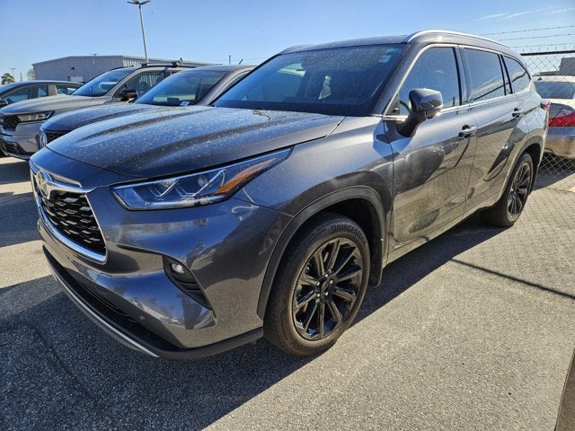 2025 Toyota Highlander Hybrid Platinum