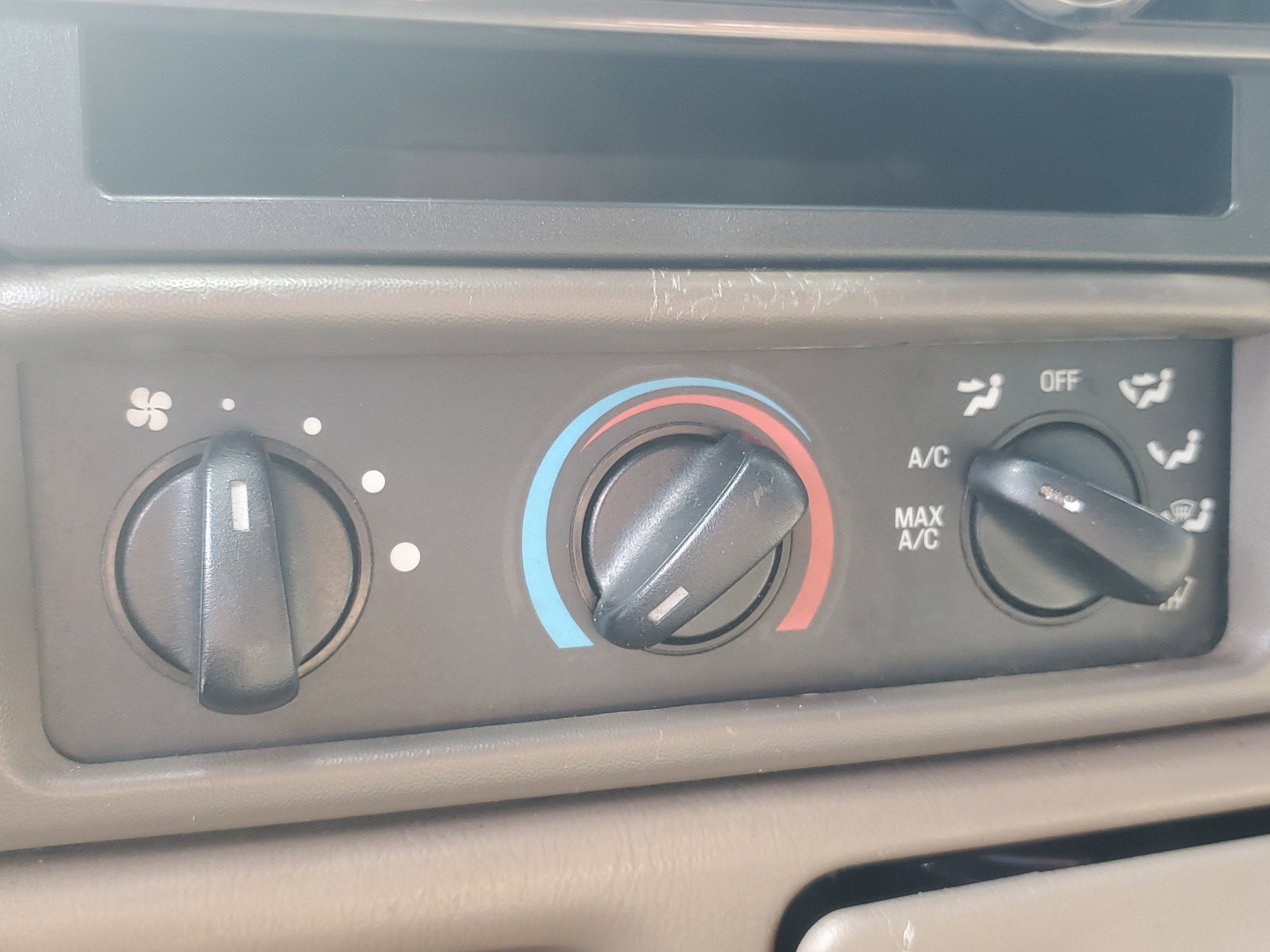 2000 Ford Super Duty F-350 SRW XL