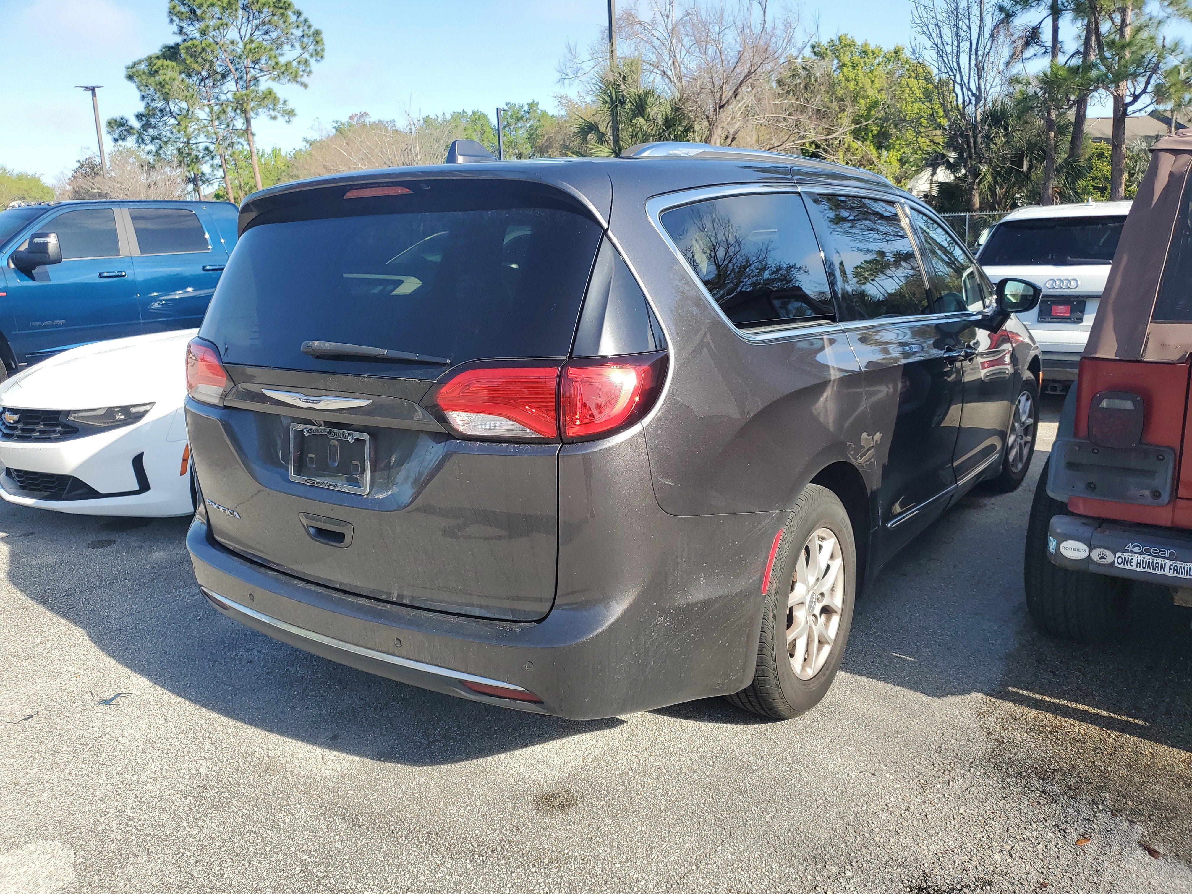 2020 Chrysler Pacifica Touring L