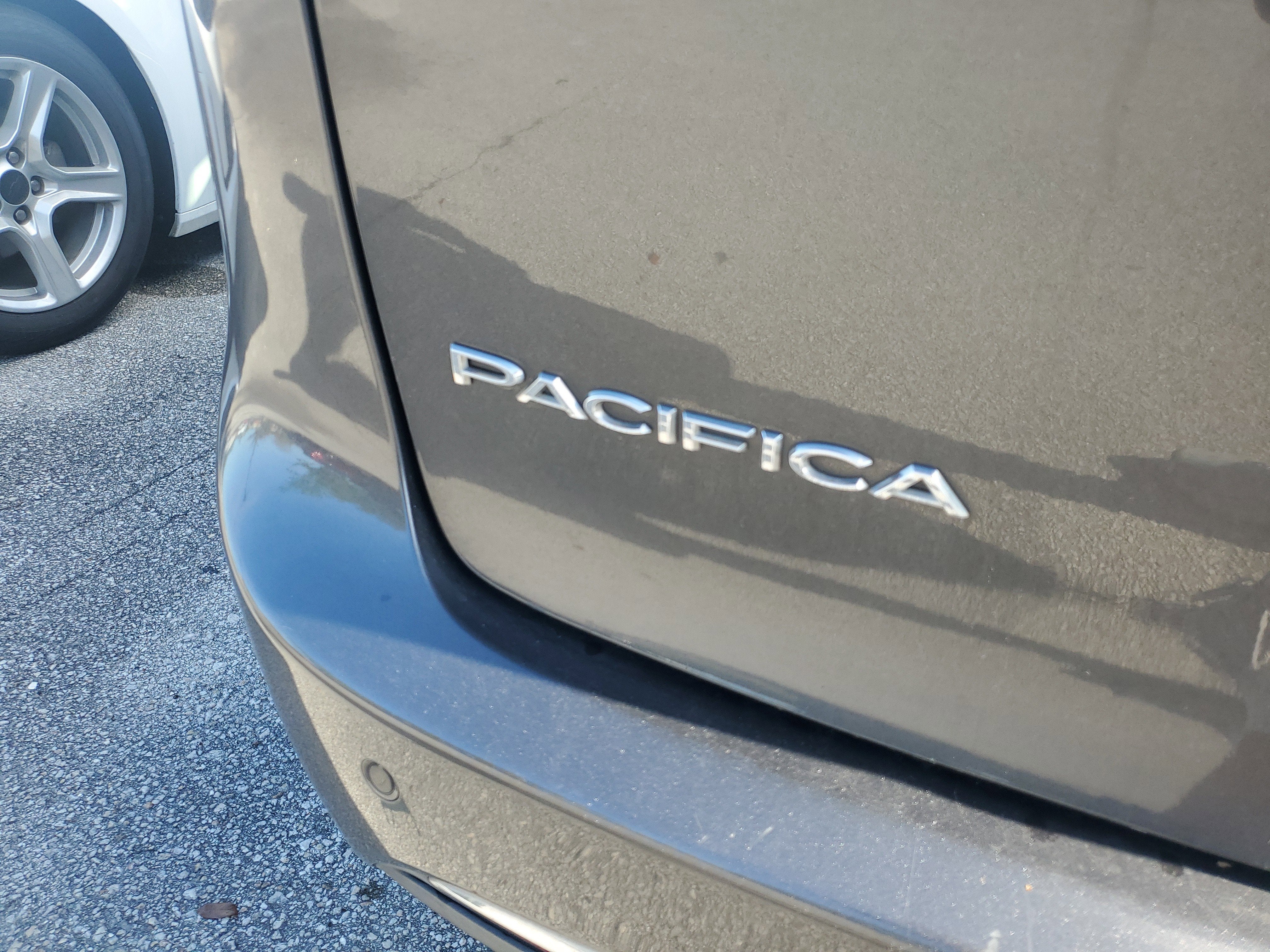 2020 Chrysler Pacifica Touring L