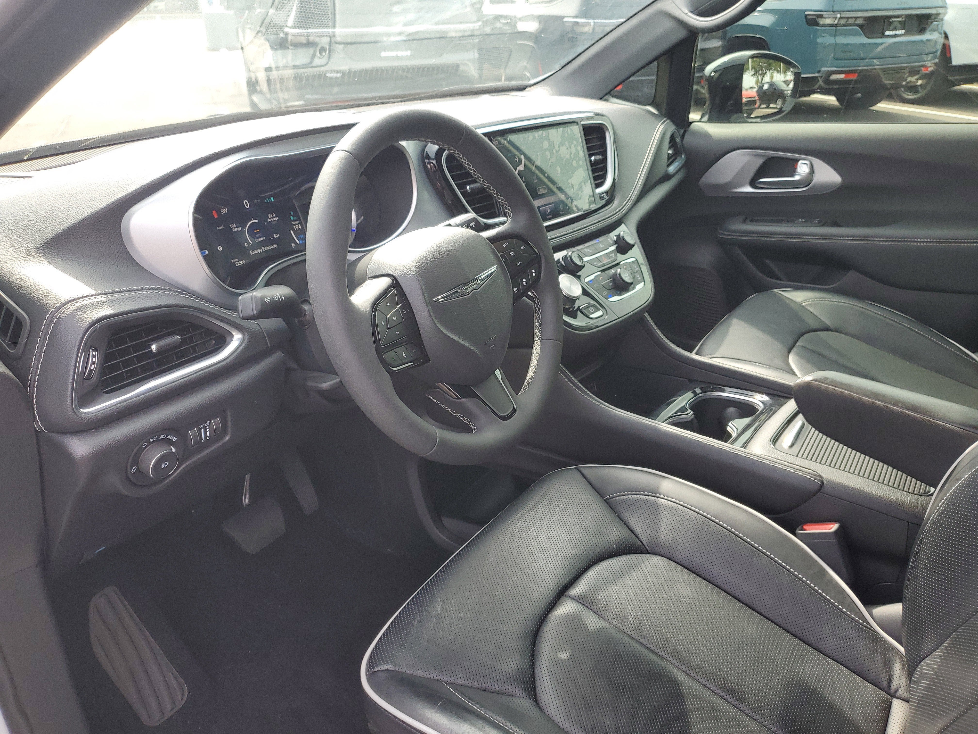 2025 Chrysler Pacifica Hybrid Premium S Appearance Pkg