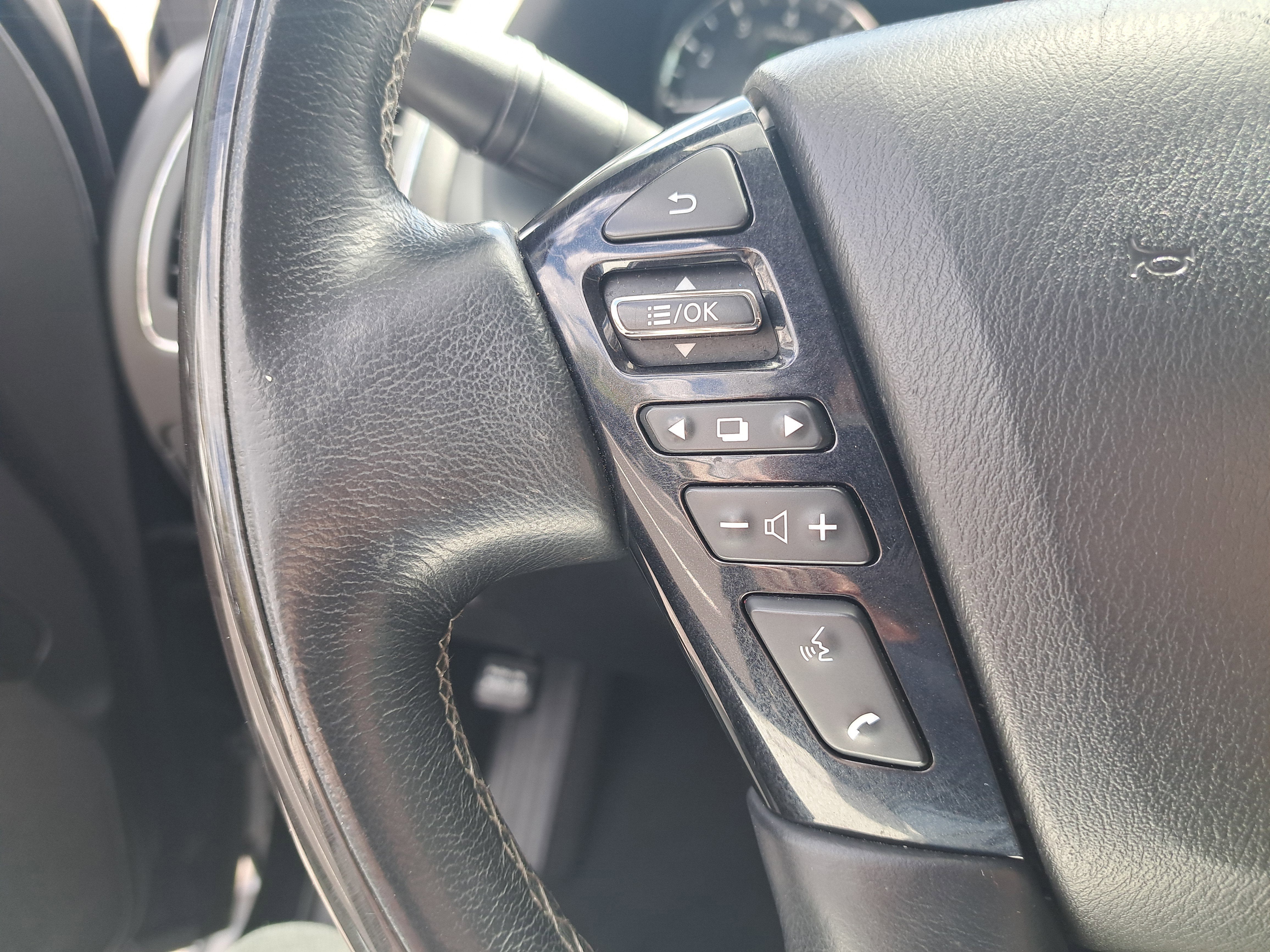 2021 INFINITI QX80 LUXE