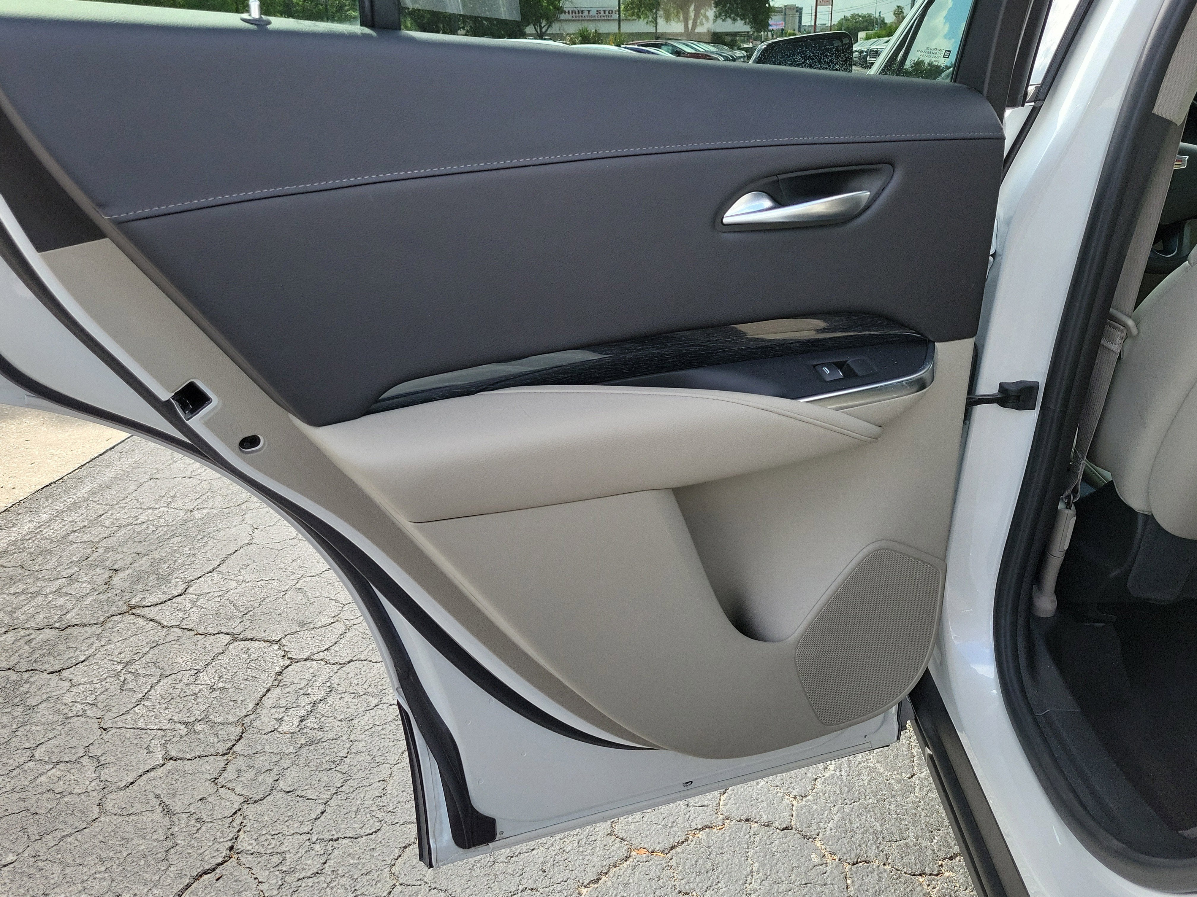 2023 Cadillac XT4 FWD Premium Luxury