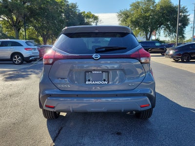2021 Nissan Kicks SR