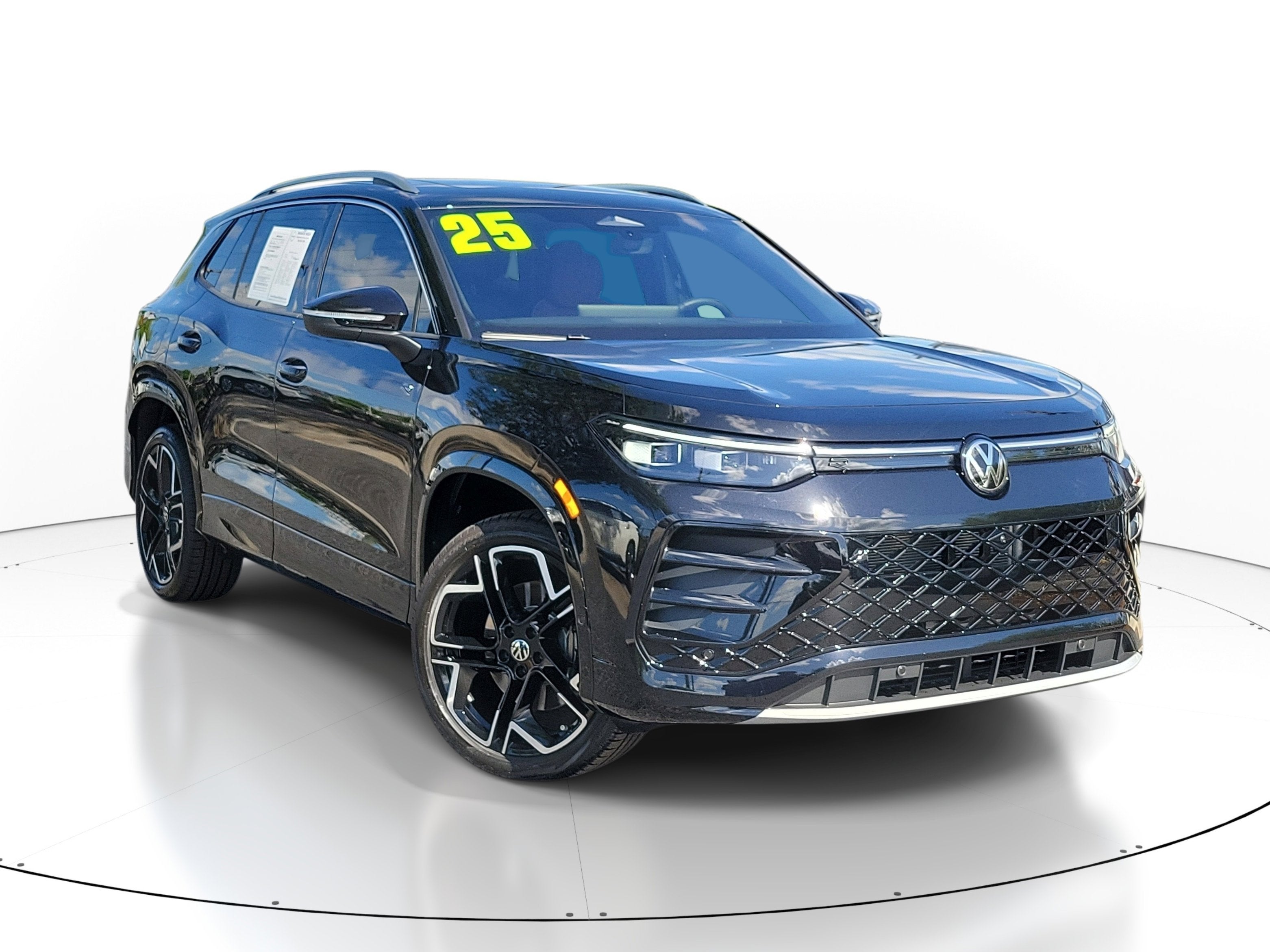 2025 Volkswagen Tiguan SEL R-Line