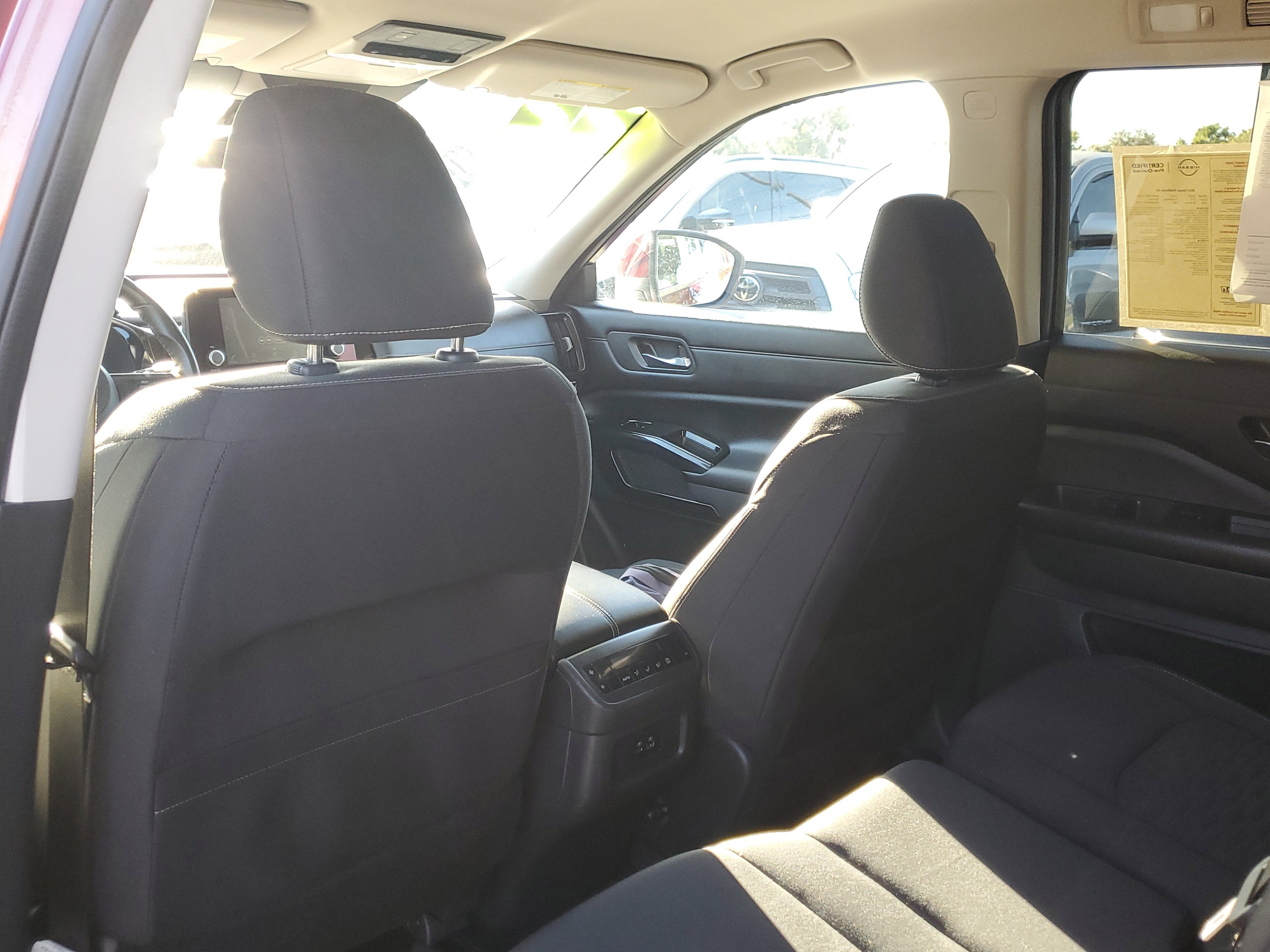 2022 Nissan Pathfinder SV