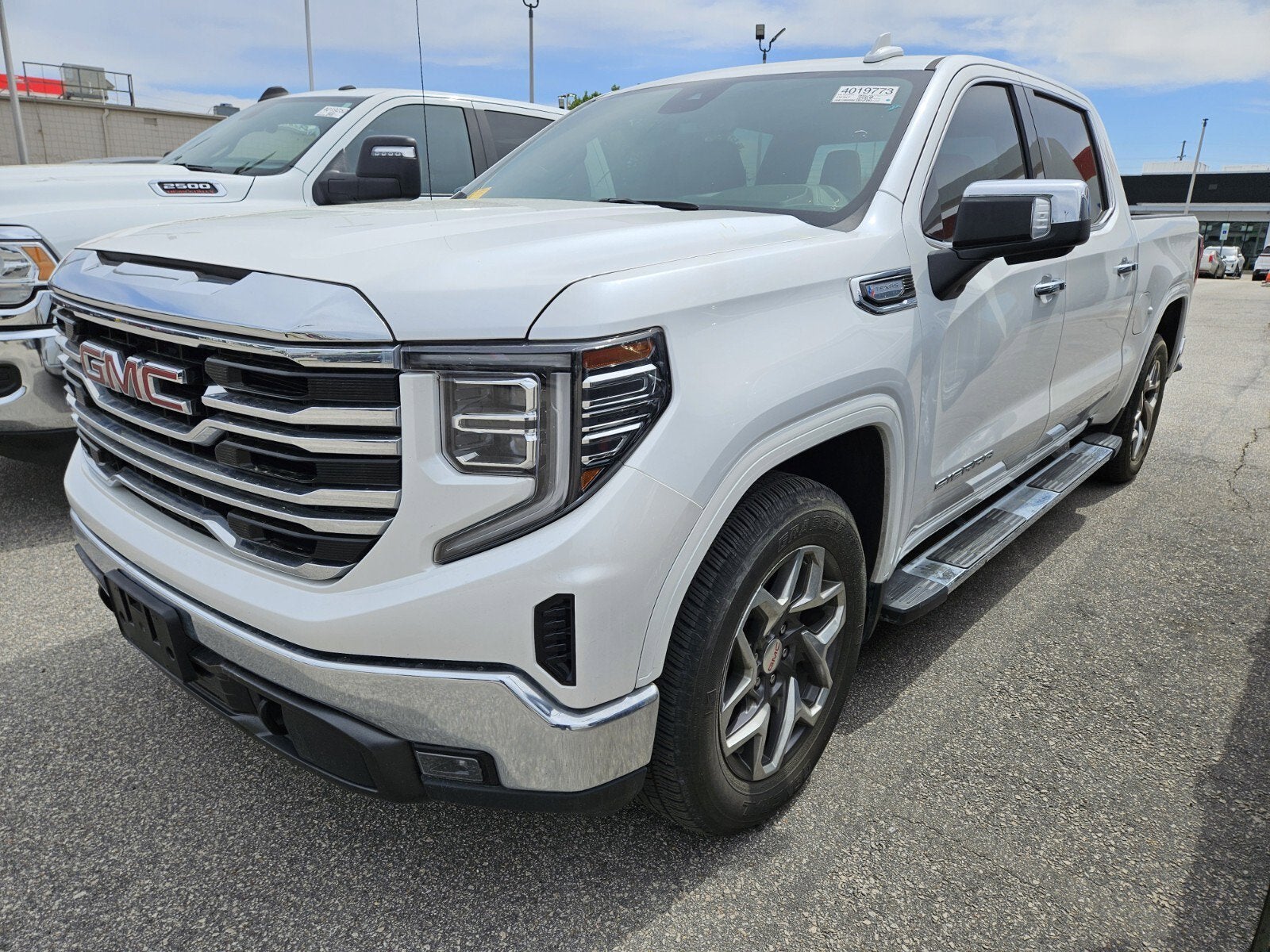 2022 GMC Sierra 1500 SLT