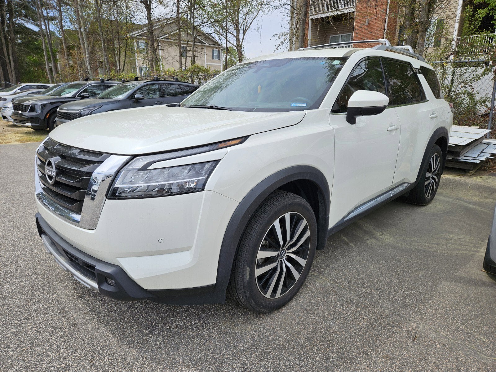 2023 Nissan Pathfinder Platinum