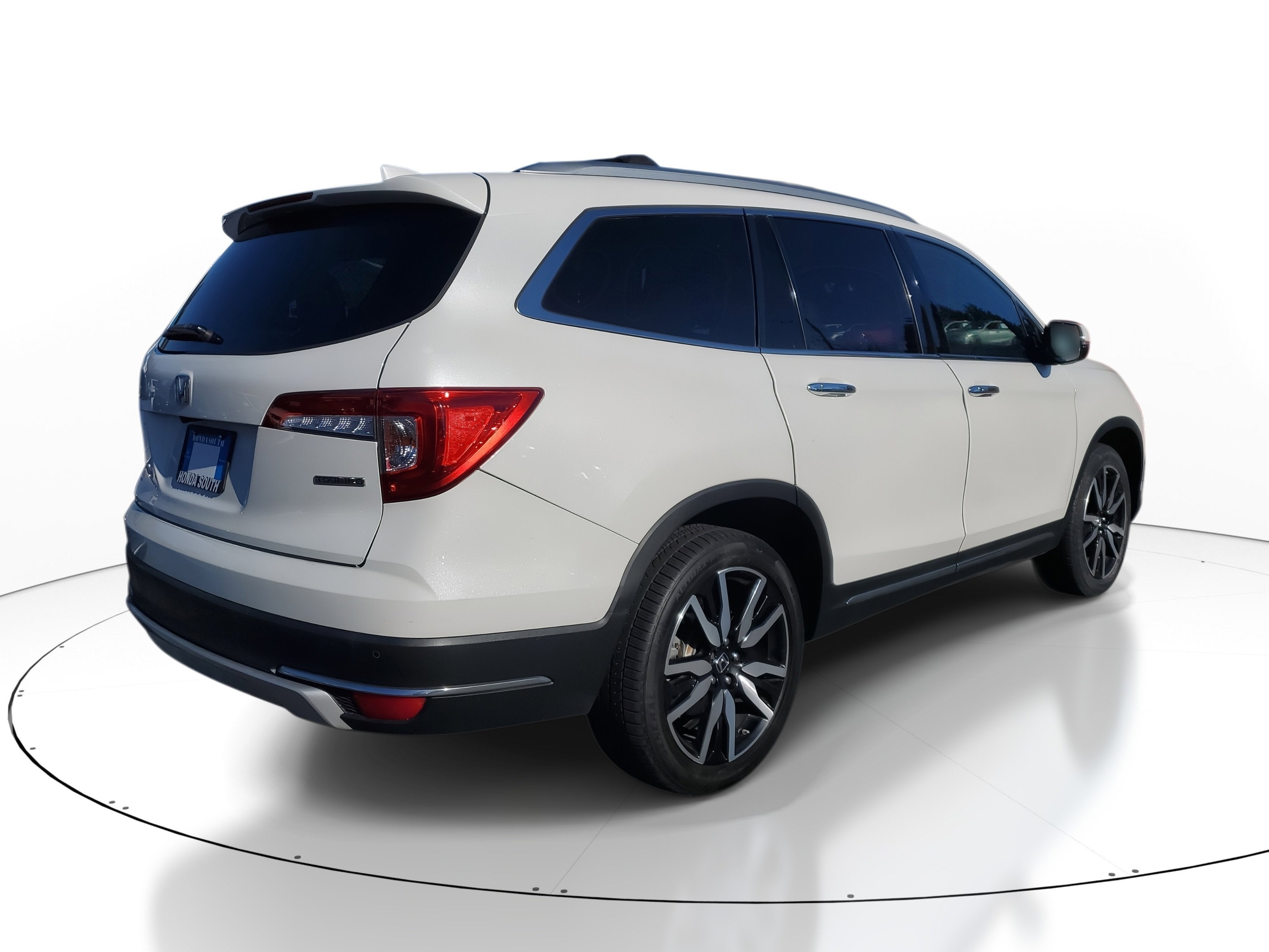 2022 Honda Pilot Touring 8-Passenger