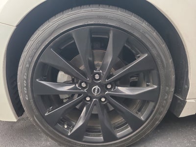 2023 Nissan Maxima SR