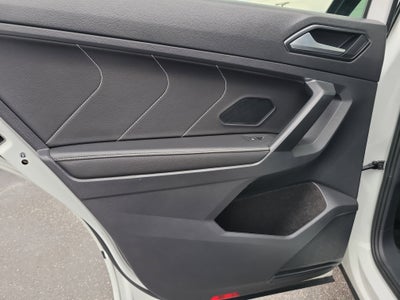 2023 Volkswagen Tiguan SE R-Line Black