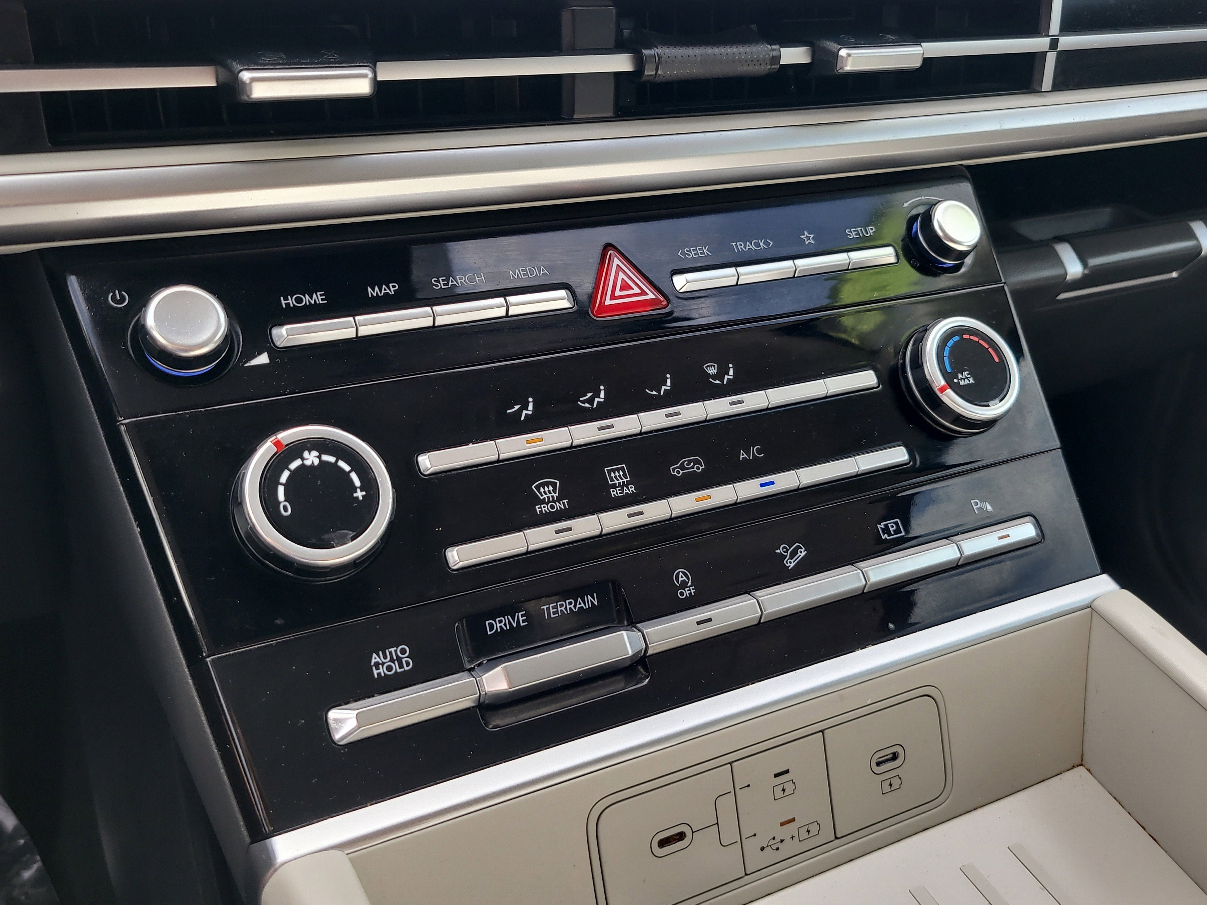 2024 Hyundai Santa Fe SE