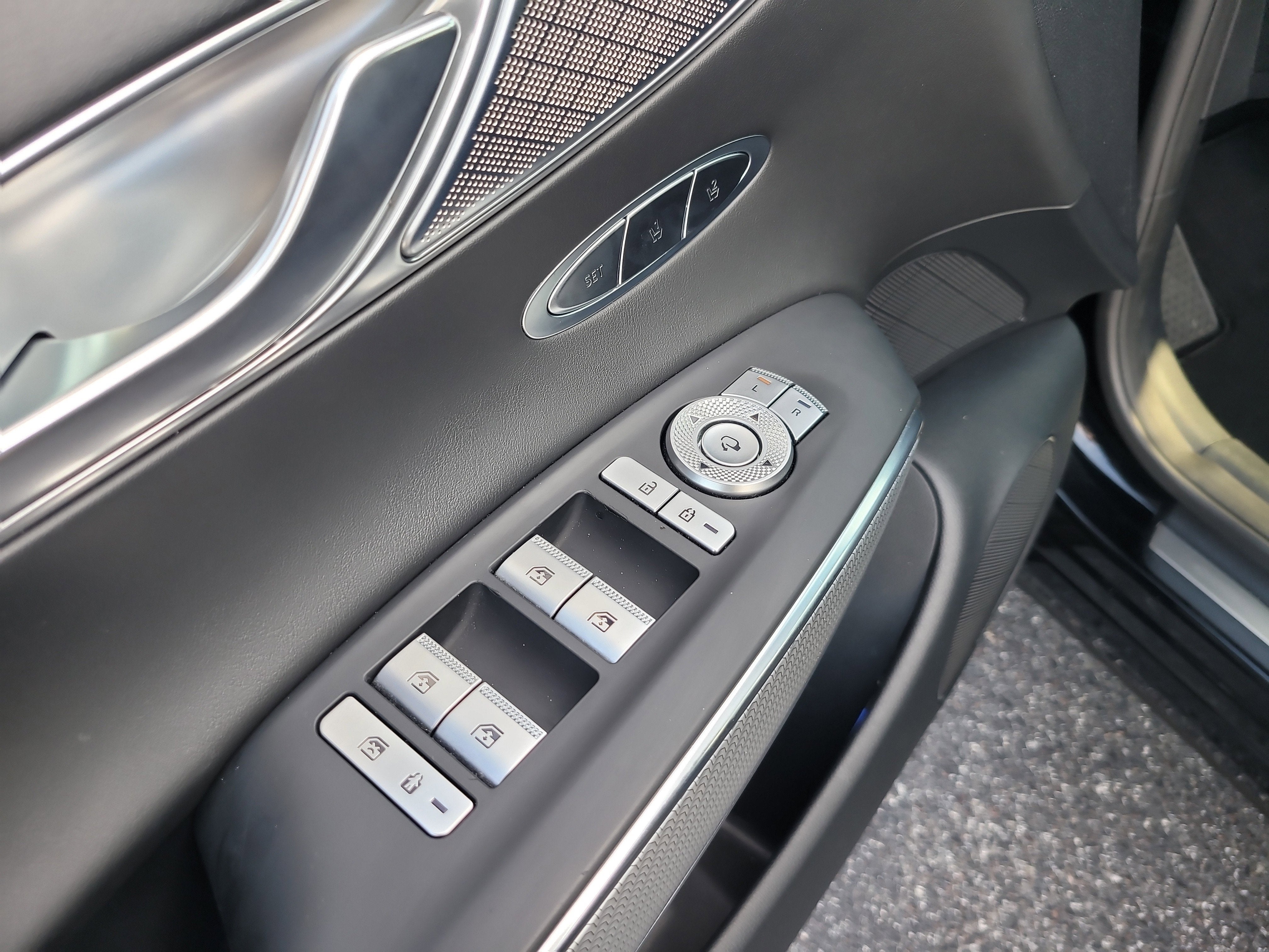 2023 Genesis GV70 2.5T