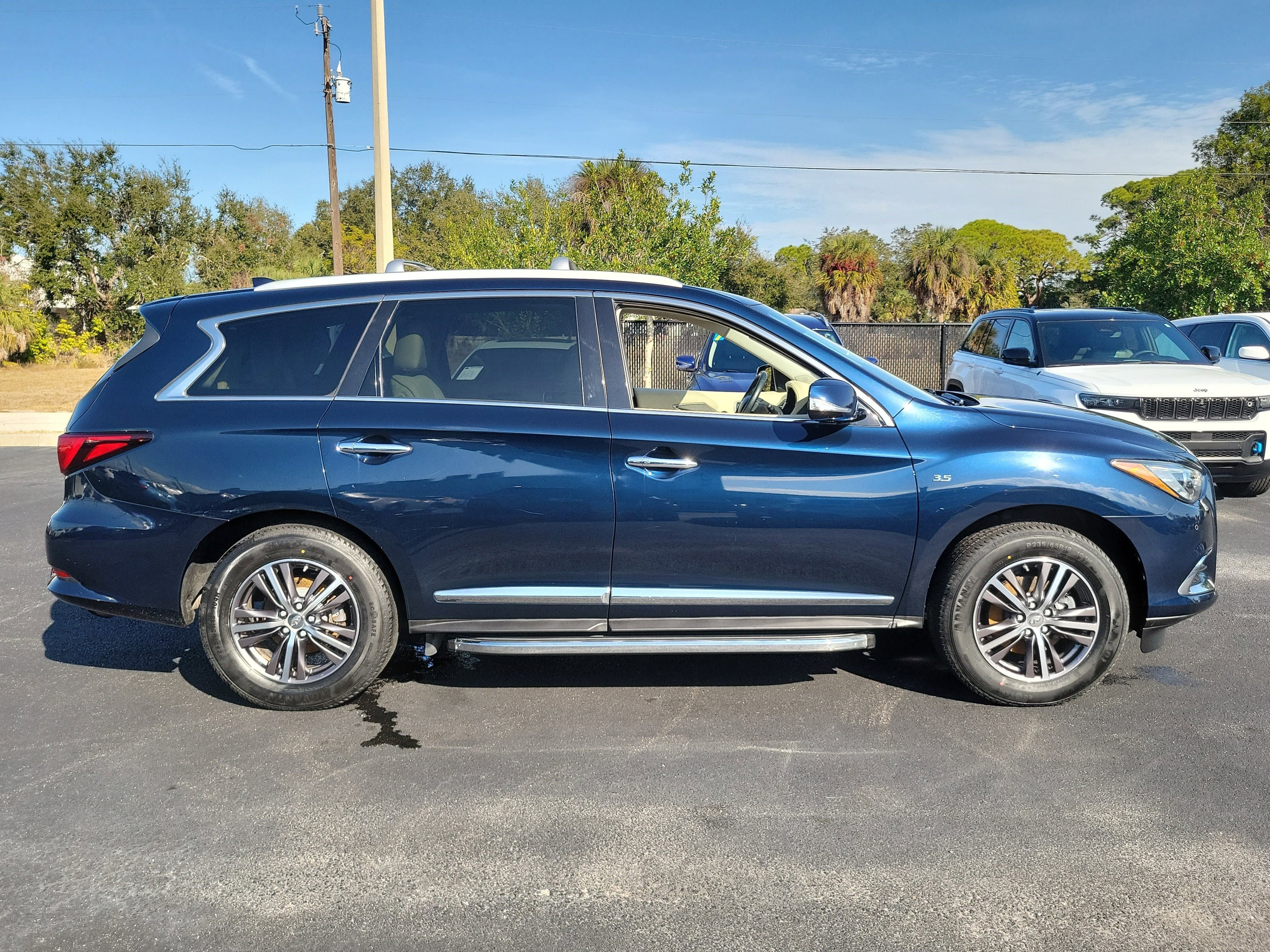 2017 INFINITI QX60 AWD