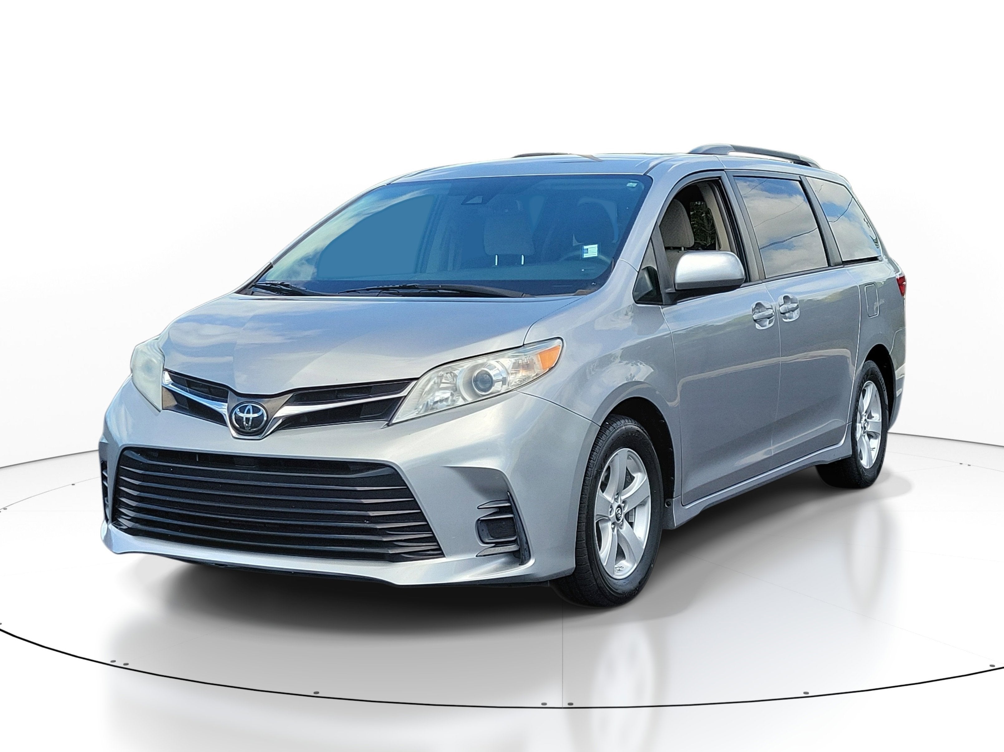 2018 Toyota Sienna LE