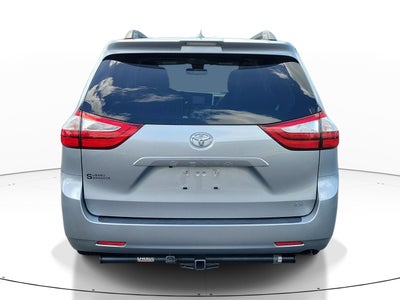 2018 Toyota Sienna LE