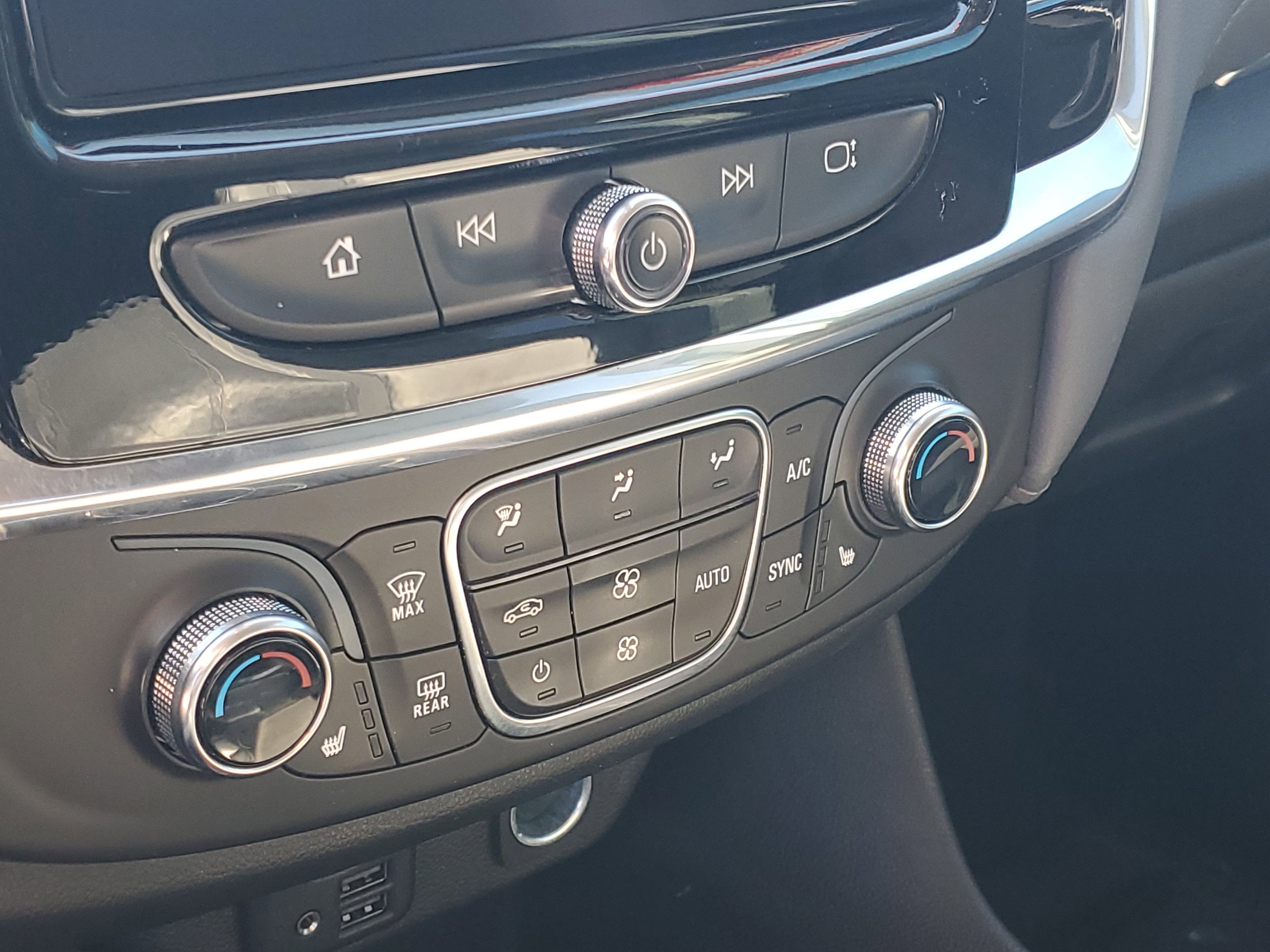 2020 Chevrolet Traverse LT Leather