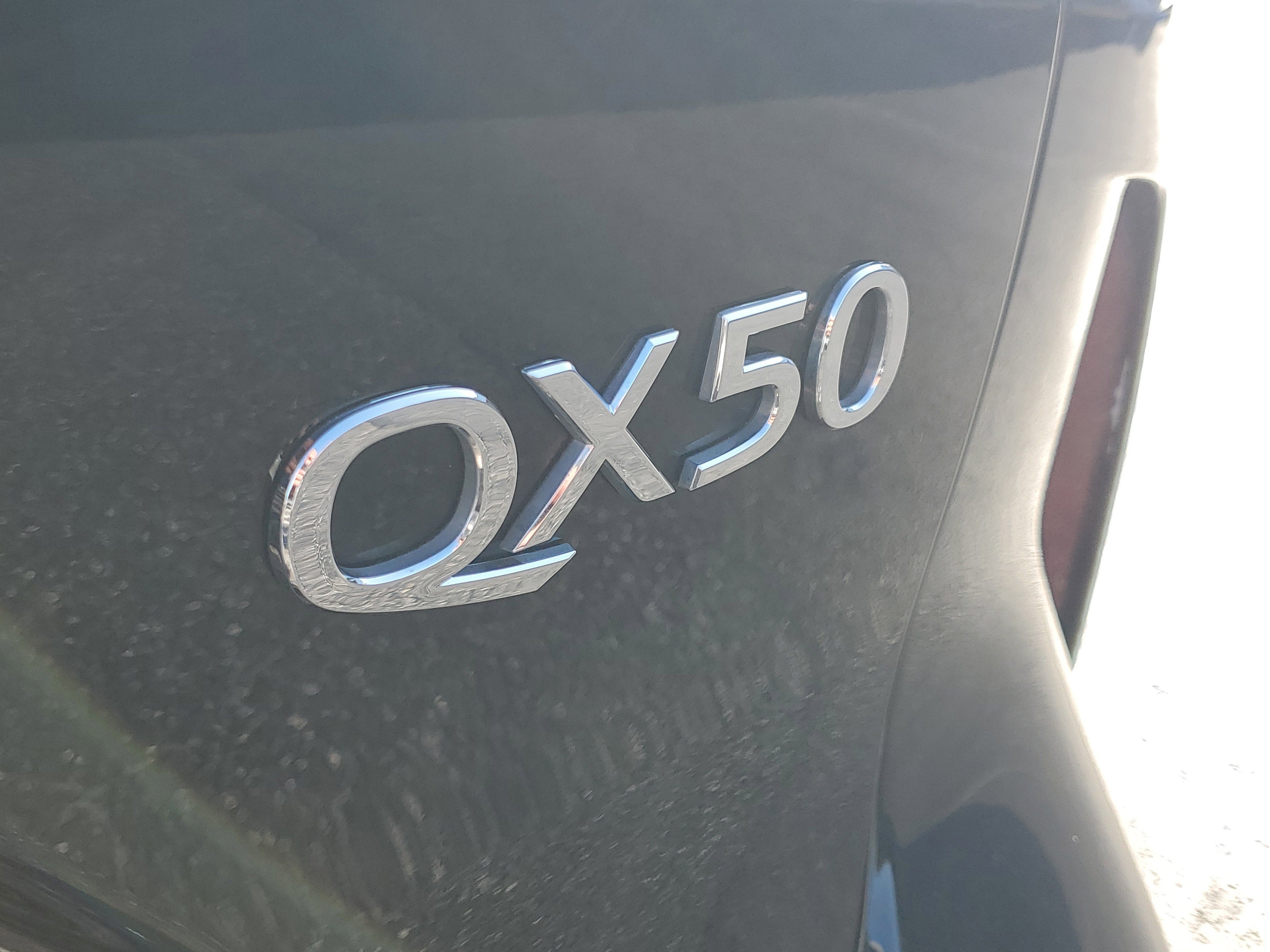 2023 INFINITI QX50 LUXE