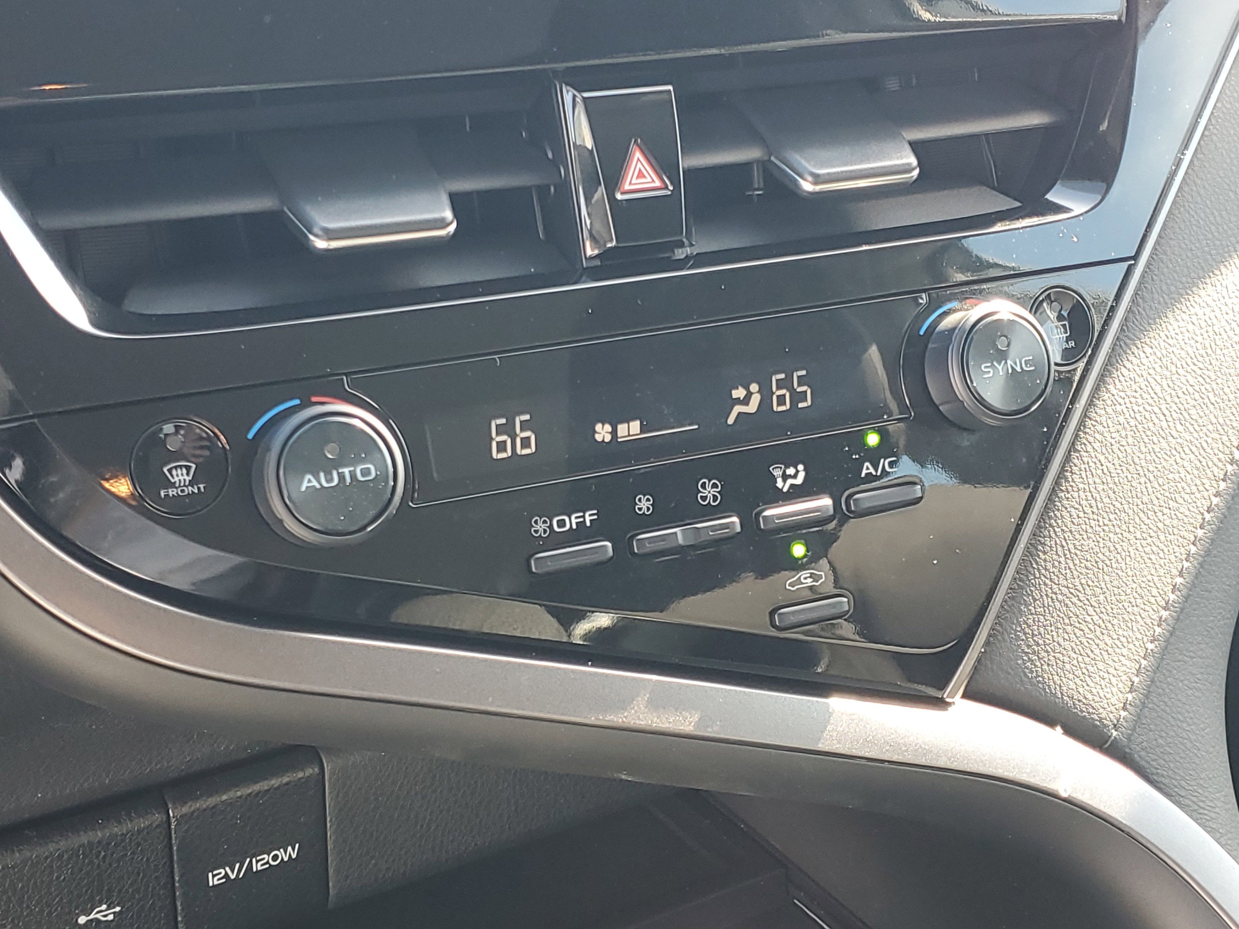 2024 Toyota Camry Hybrid LE