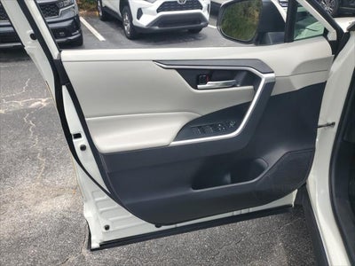2022 Toyota RAV4 Hybrid XLE Premium