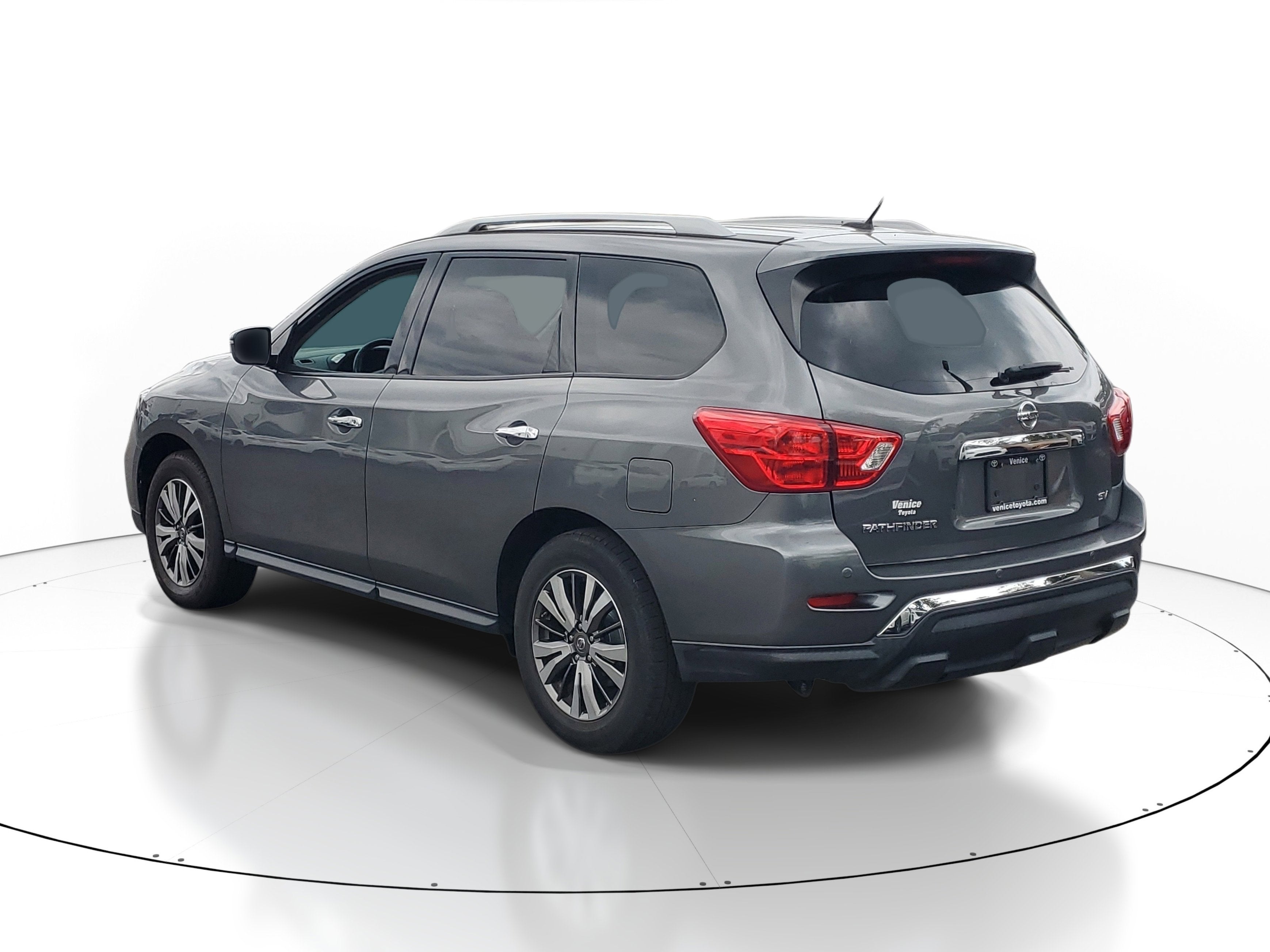 2018 Nissan Pathfinder SV