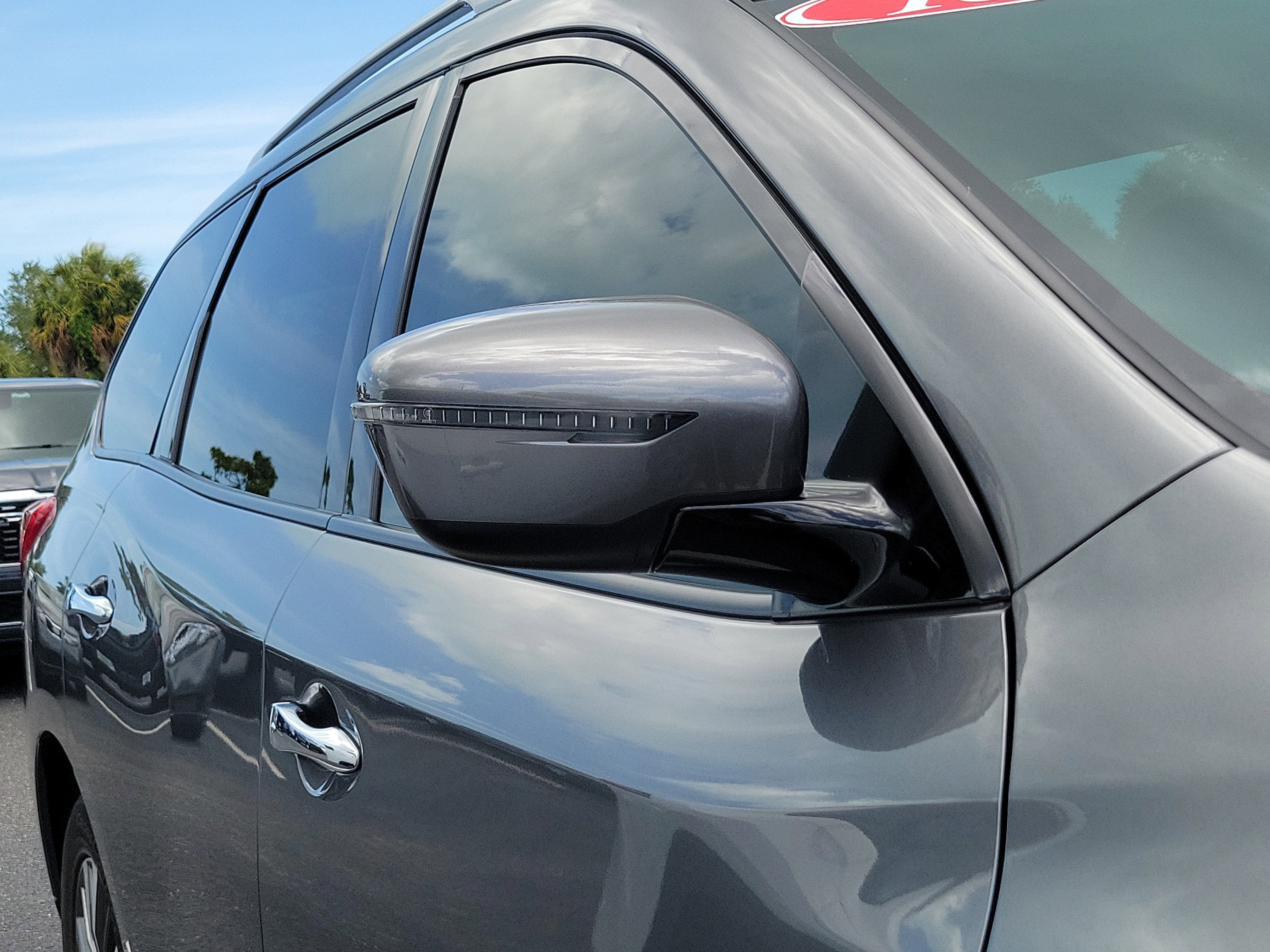 2018 Nissan Pathfinder SV