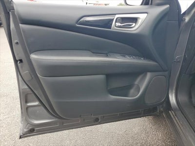 2018 Nissan Pathfinder SV