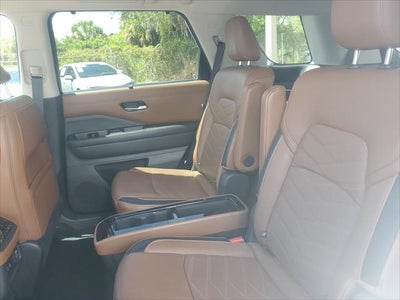 2024 Nissan Pathfinder Platinum