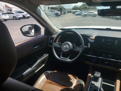 2024 Nissan Pathfinder Platinum