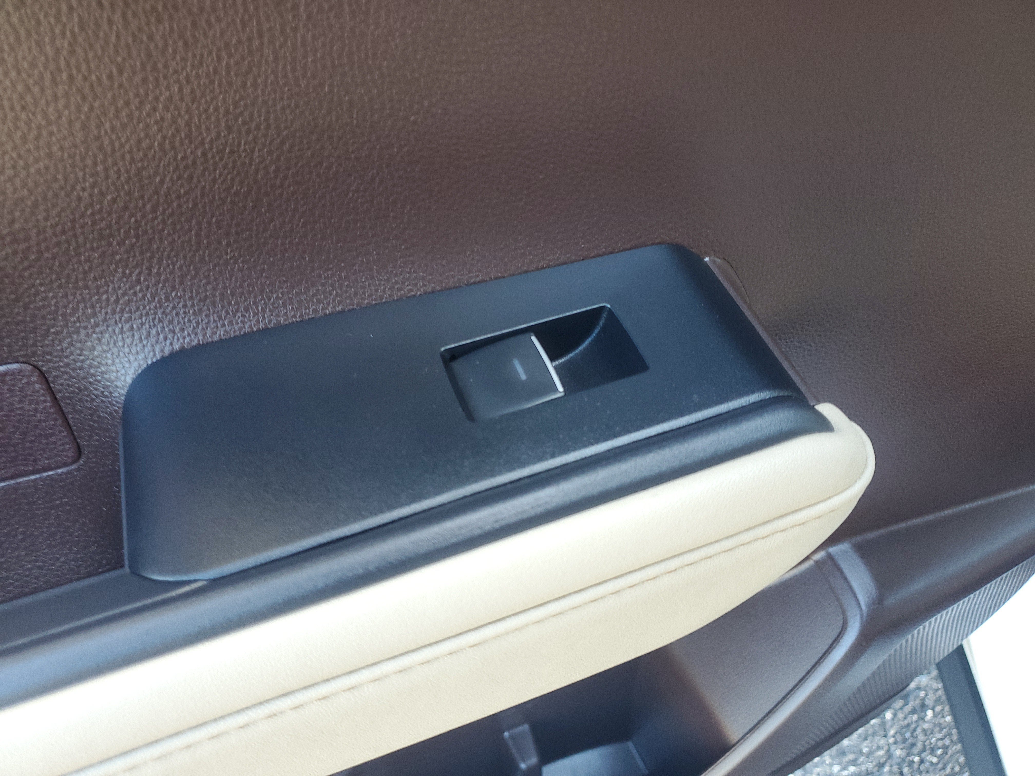 2022 Toyota Highlander Hybrid Platinum
