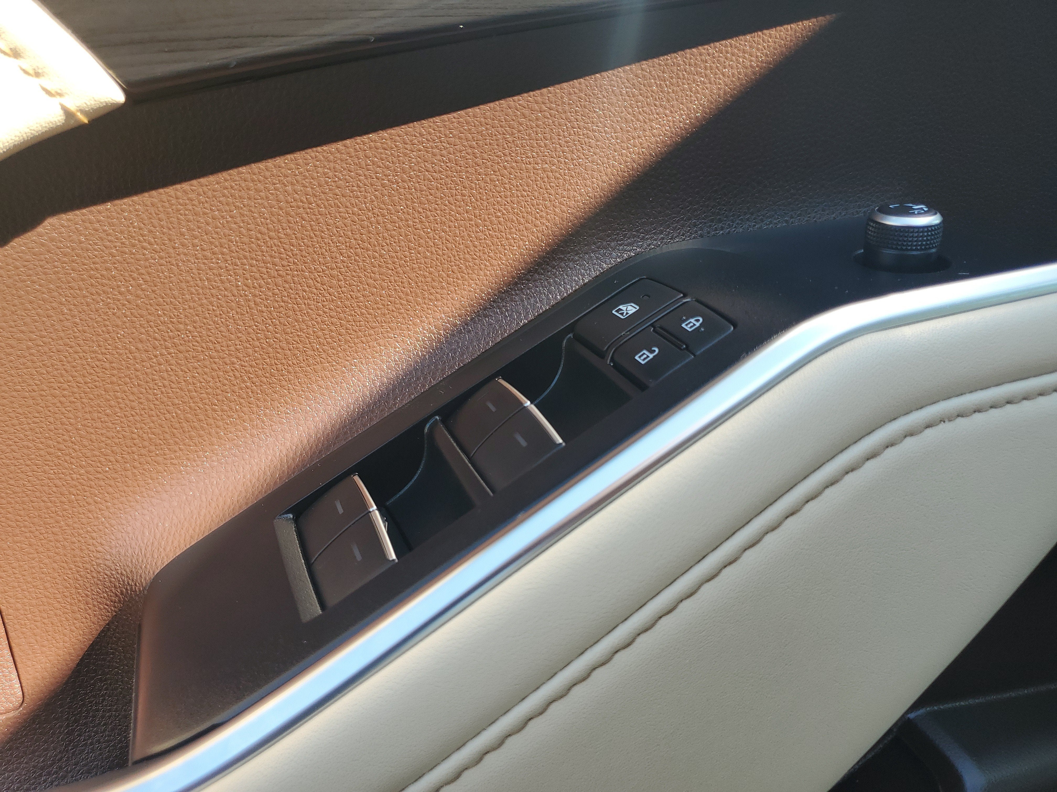 2022 Toyota Highlander Hybrid Platinum