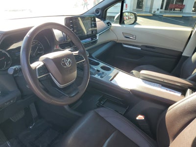2022 Toyota Sienna Platinum
