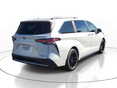 2022 Toyota Sienna Platinum