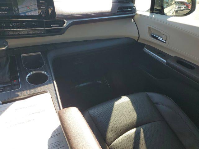 2022 Toyota Sienna Platinum