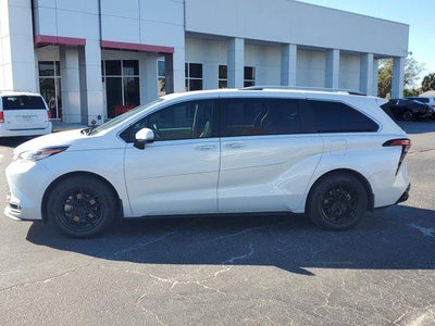 2022 Toyota Sienna Platinum