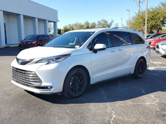 2022 Toyota Sienna Platinum