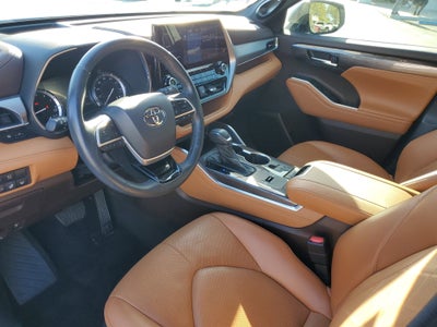 2022 Toyota Highlander Platinum