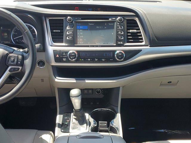 2018 Toyota Highlander SE