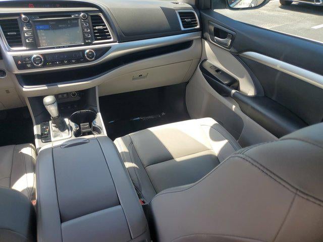2018 Toyota Highlander SE