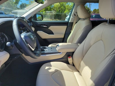 2024 Toyota Highlander XLE