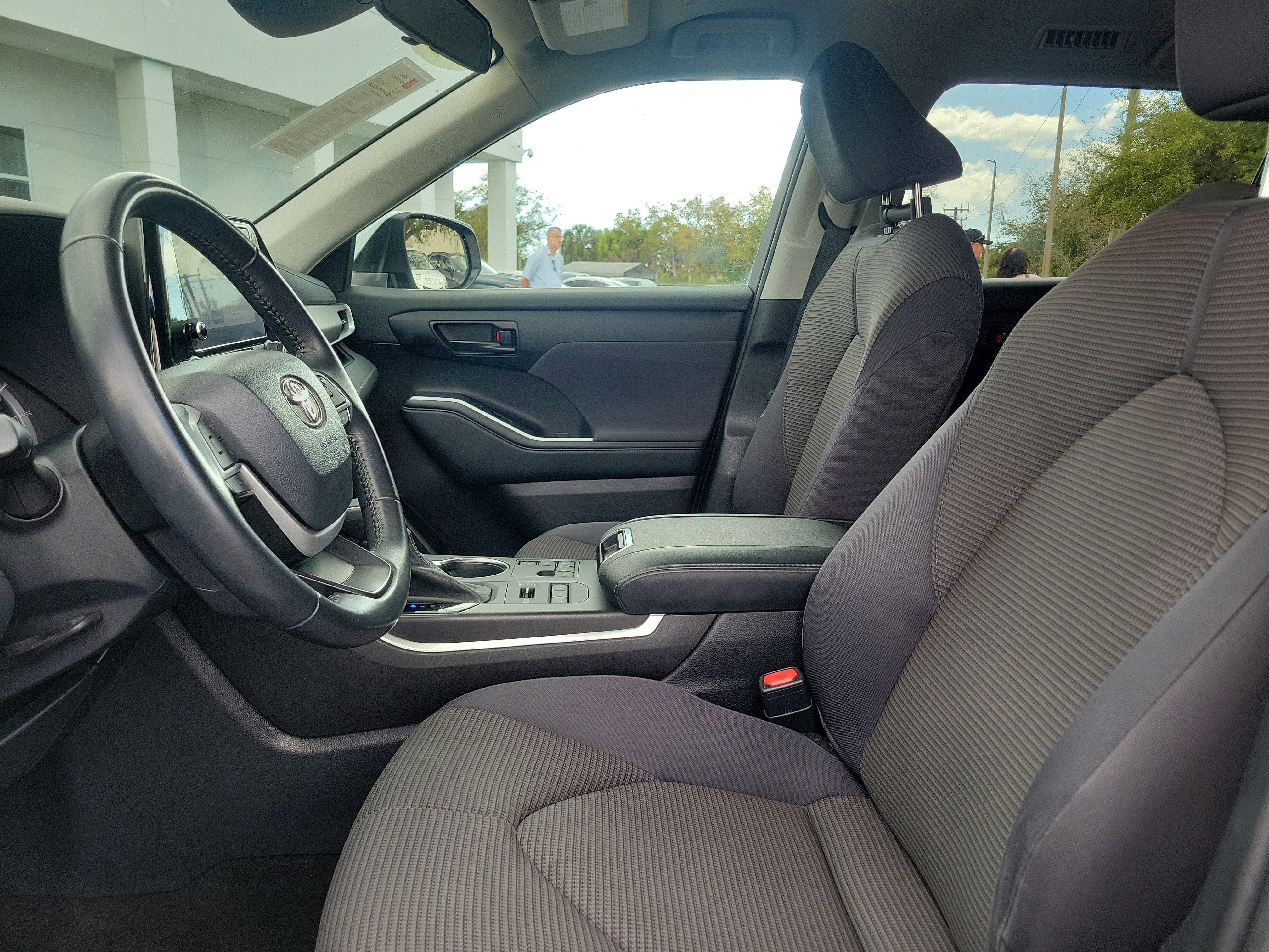 2023 Toyota Highlander LE