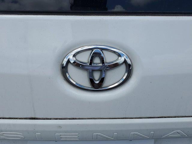 2018 Toyota Sienna LE Auto Access Seat