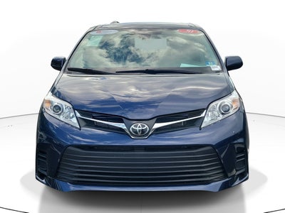 2020 Toyota Sienna LE Auto Access Seat
