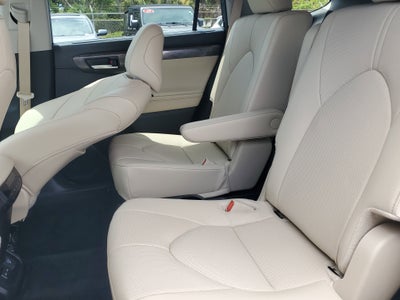 2025 Toyota Highlander Hybrid Limited