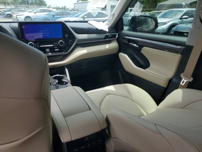 2025 Toyota Highlander Hybrid Limited