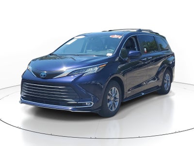 2021 Toyota Sienna XLE