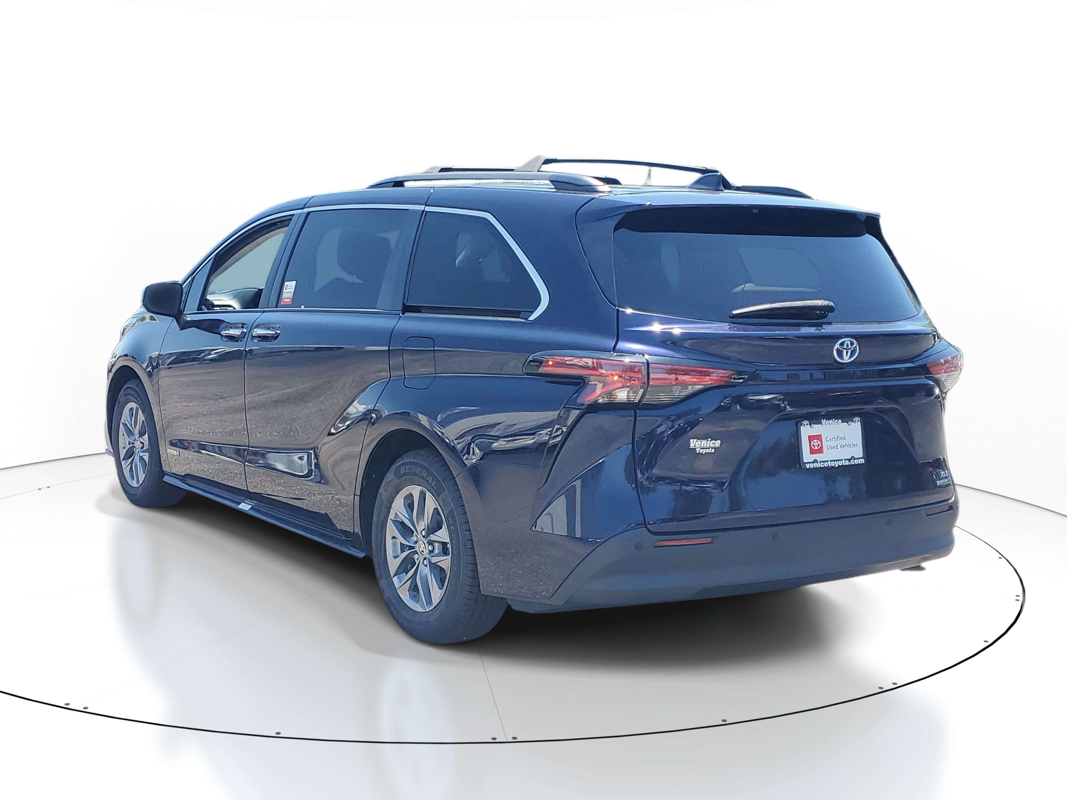 2021 Toyota Sienna XLE