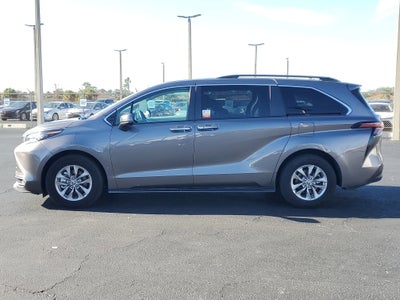 2023 Toyota Sienna XLE