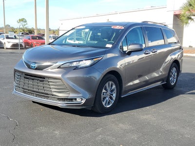 2023 Toyota Sienna XLE
